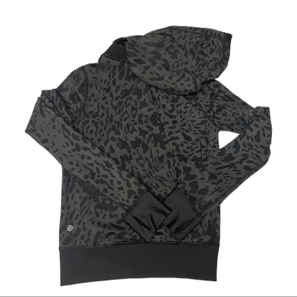 Lululemon namaskar hoodie sz 2 - Picture 5 of 7